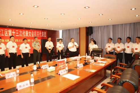 【聚焦党代会】伊文斌宁烨琳等区领导亲切看望出席区第十...